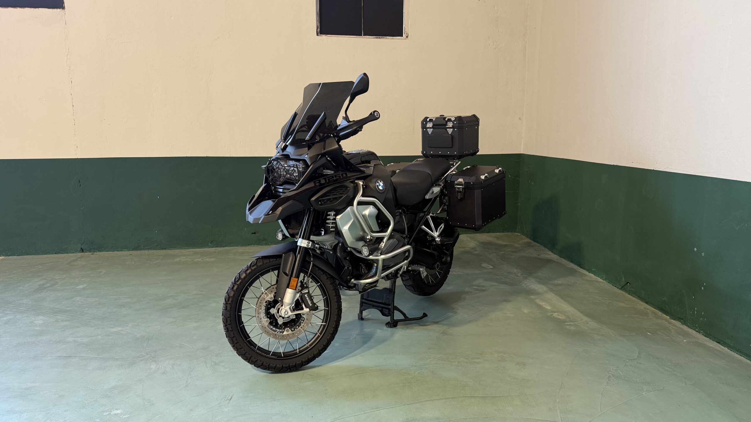 BMW GS 1250 ADV TRIPLE BLACK